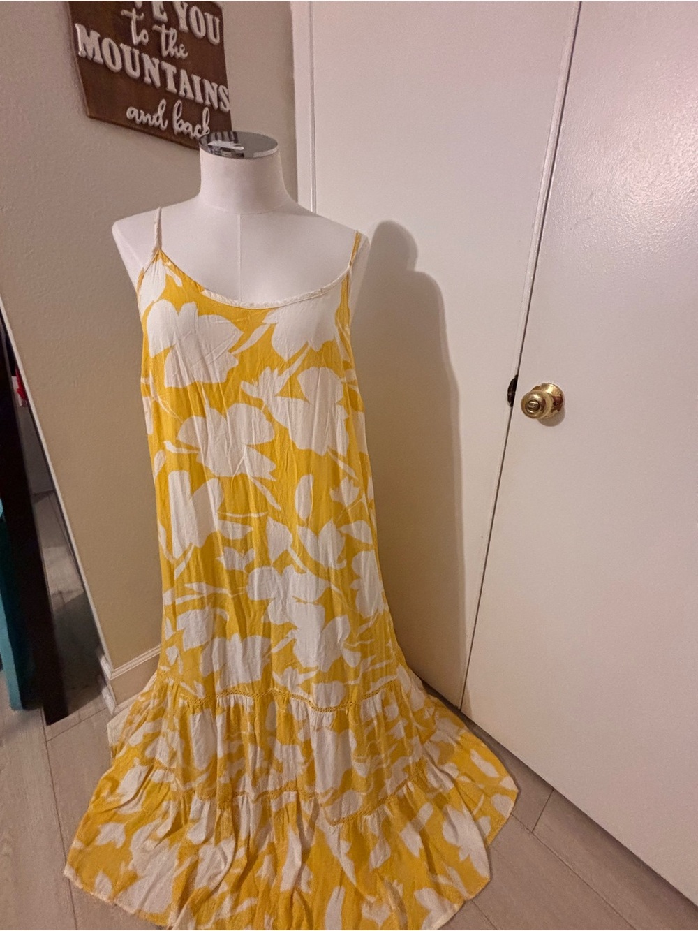 AVA-VIV Yellow and White Floral Maxi Dress - Sleeveless Spaghetti Strap